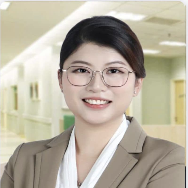 Dr. Lisa Eik Lee Cil
